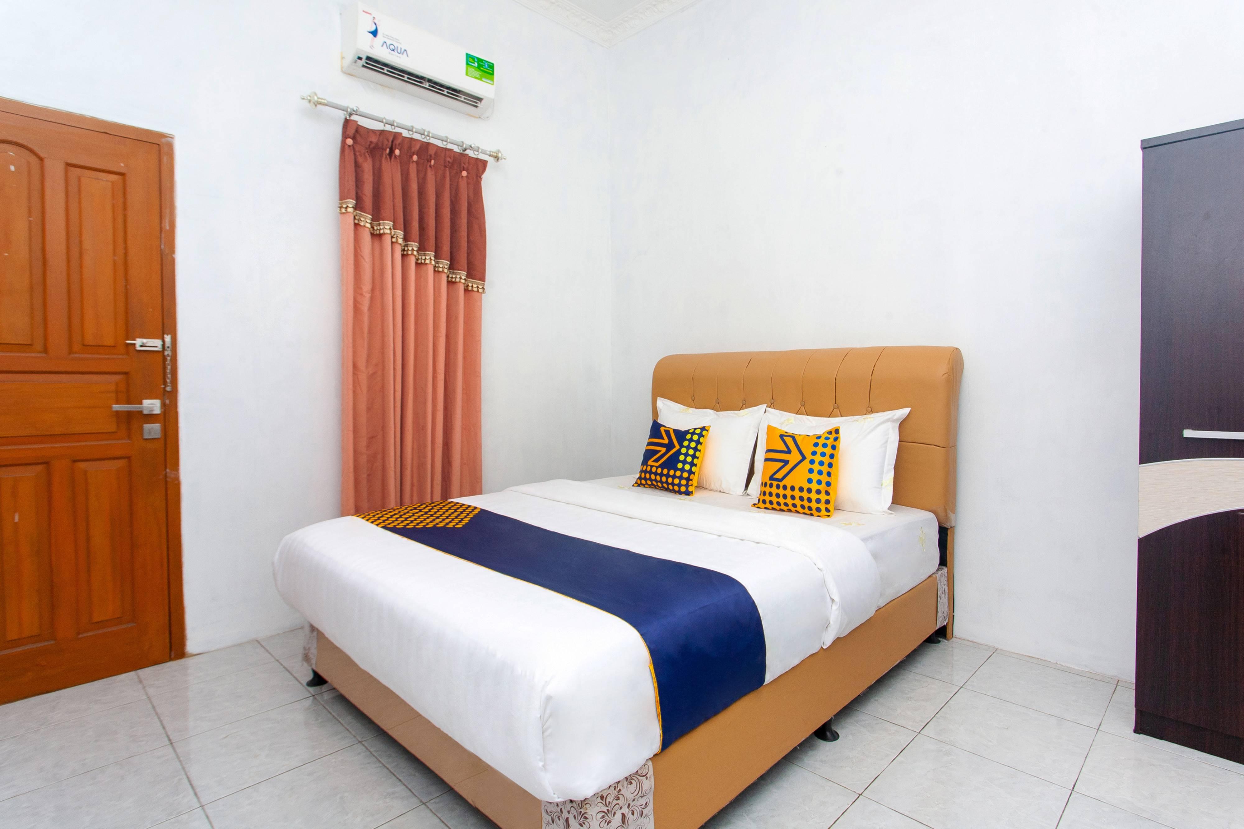 Spot On 2830 Azka Guest House Syariah Чилачап Экстерьер фото