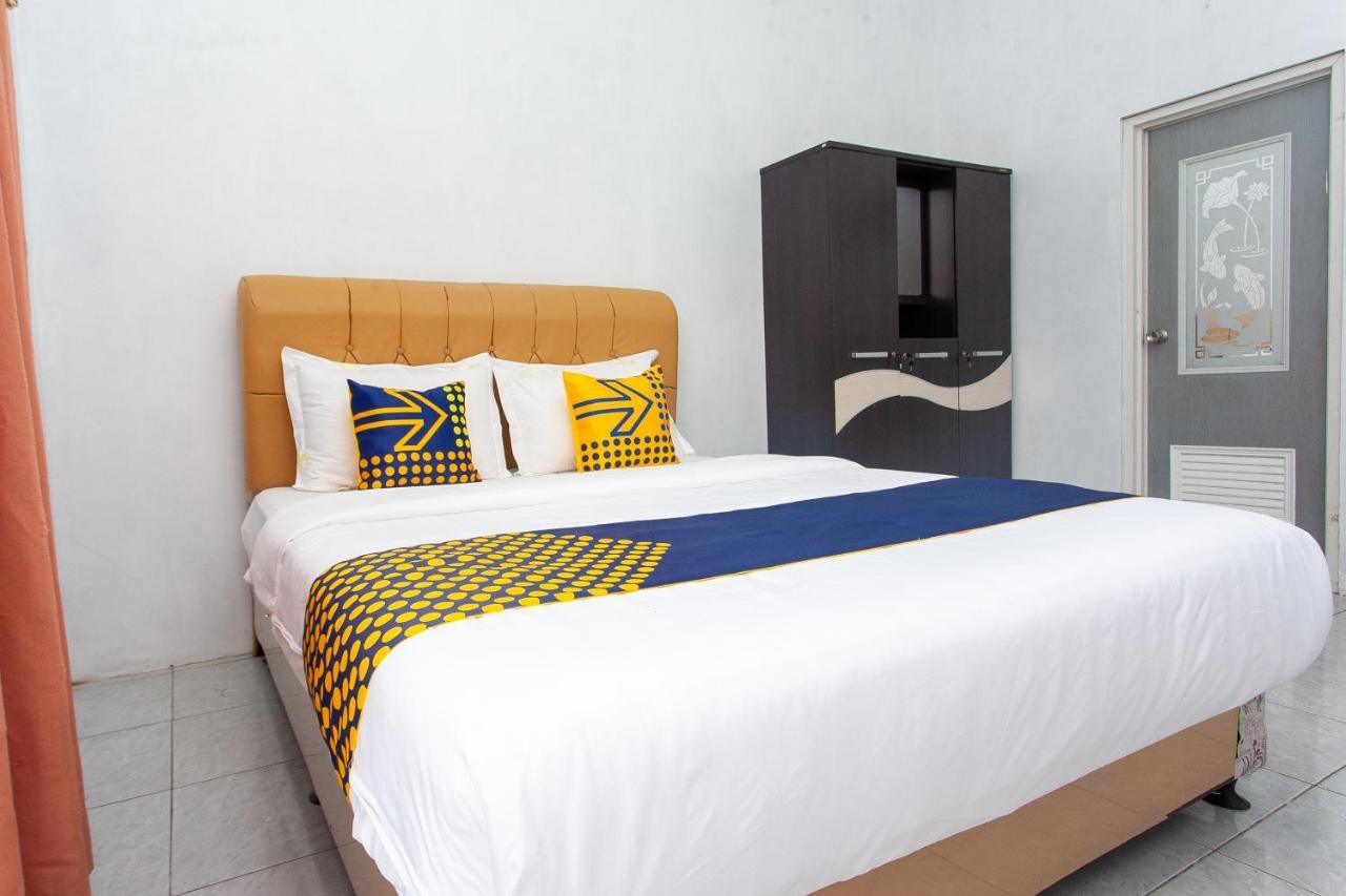 Spot On 2830 Azka Guest House Syariah Чилачап Экстерьер фото